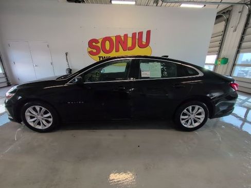 Used 2023 Chevrolet Malibu LT image 2