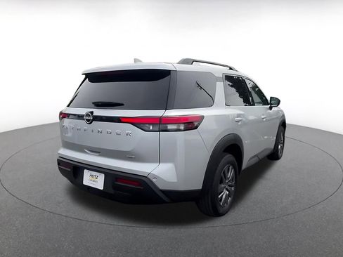 Used 2025 Nissan Pathfinder SV image 14