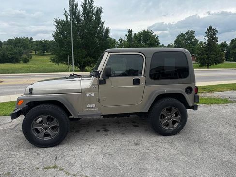 Used 2006 Jeep Wrangler X AWD/4WD image 4