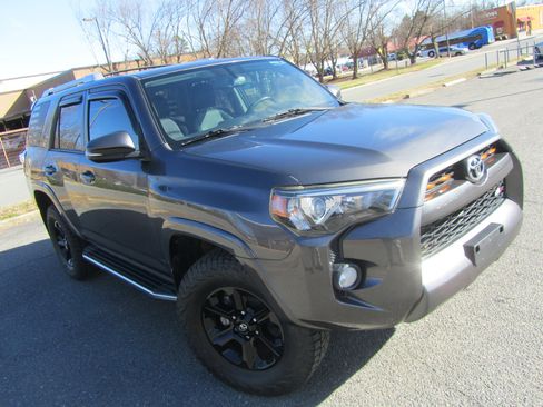 Used 2015 Toyota 4Runner SR5 Premium image 3