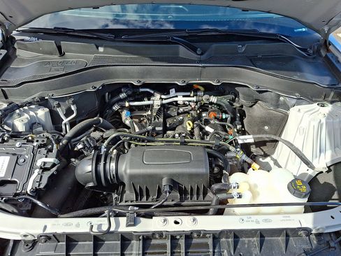 Used 2023 Ford Explorer XLT image 28