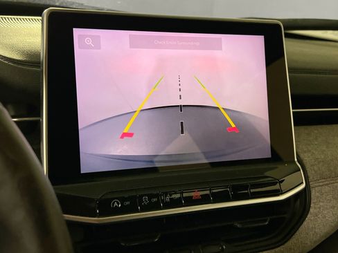 Used 2022 Jeep Compass Latitude image 13