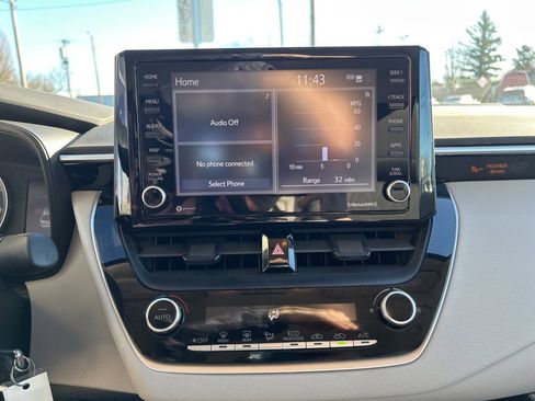 Used 2022 Toyota Corolla LE image 15
