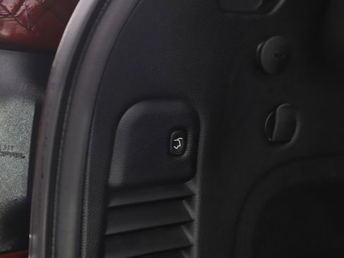 Used 2019 Jeep Grand Cherokee Altitude image 17