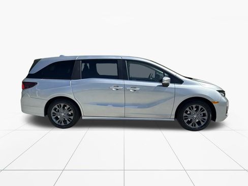 New 2026 Honda Odyssey Touring image 8