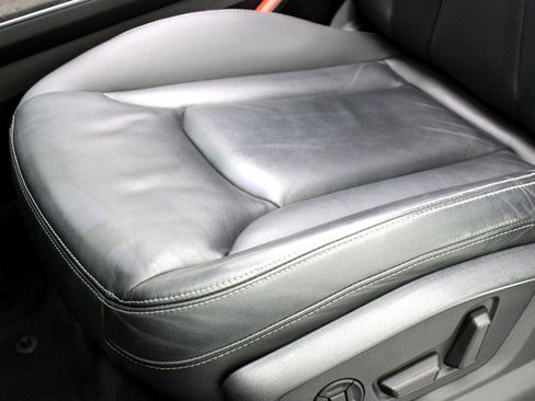 Used 2019 Audi Q8 Premium w/ Convenience Package image 35