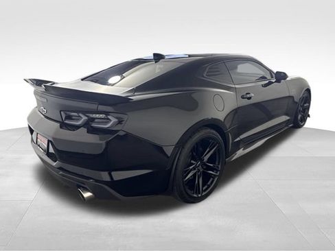 Used 2021 Chevrolet Camaro LT RWD image 8