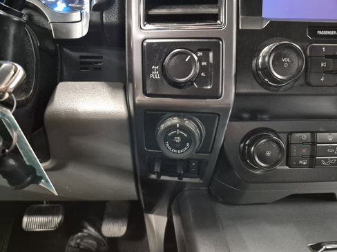 Used 2020 Ford F150 XLT w/ Equipment Group 302A Luxury AWD/4WD image 29