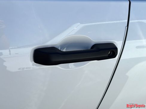 Used 2025 Toyota Tundra TRD Pro w/ Tow Tech Package AWD/4WD image 11