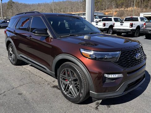 Used 2020 Ford Explorer ST w/ ST High-Performance Pack image 4