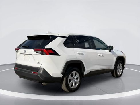 Used 2025 Toyota RAV4 LE AWD/4WD image 4