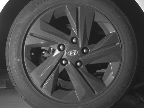 Used 2023 Hyundai Elantra SEL image 15