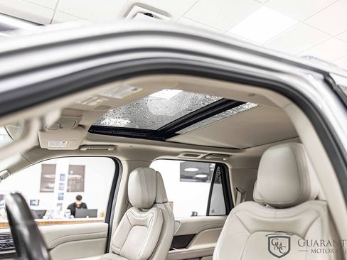 Used 2021 Lincoln Navigator Reserve w/ Luxury Package AWD/4WD image 19