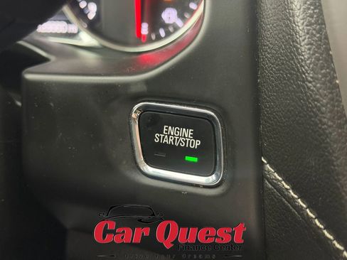 Used 2019 GMC Acadia Denali w/ Technology Package AWD/4WD image 39