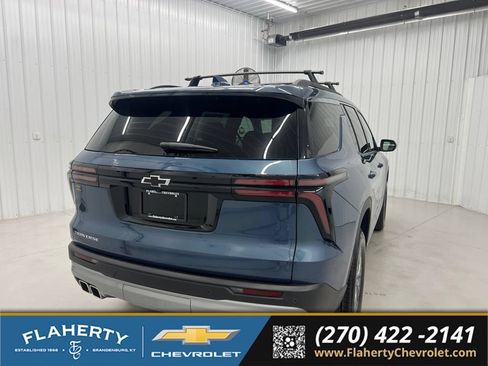 Used 2025 Chevrolet Traverse LT w/ LPO, Floor Liner Package FWD image 3