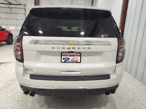 Used 2023 Chevrolet Suburban High Country AWD/4WD image 5