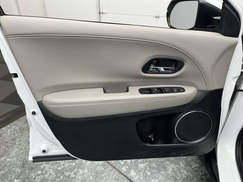 Used 2016 Honda HR-V EX-L image 8