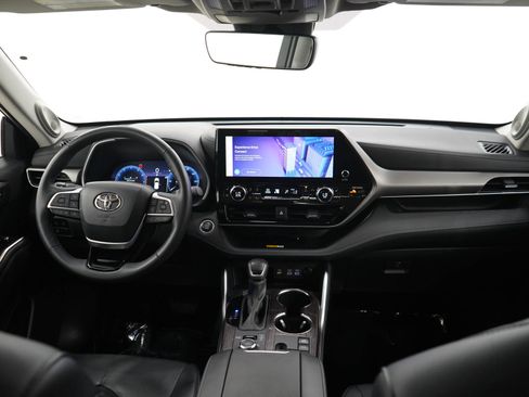 Used 2024 Toyota Highlander Limited AWD/4WD image 14