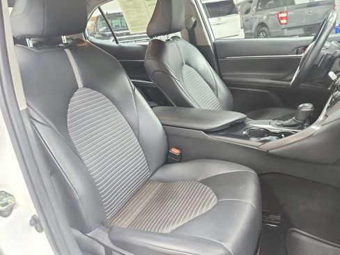 Used 2020 Toyota Camry SE FWD image 37