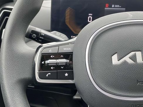 New 2024 Kia Sorento LX image 21