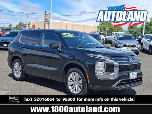 Used 2025 Mitsubishi Outlander ES AWD/4WD image 1