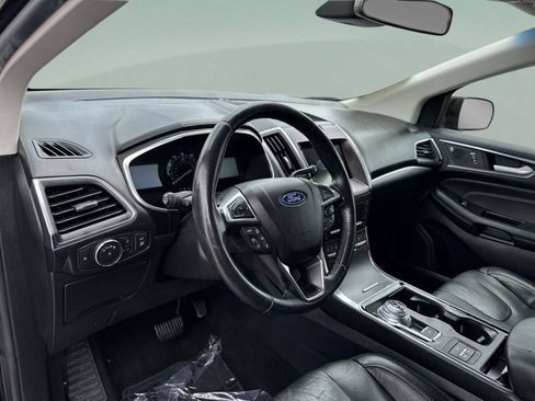 Used 2020 Ford Edge Titanium w/ Equipment Group 301A AWD/4WD image 19