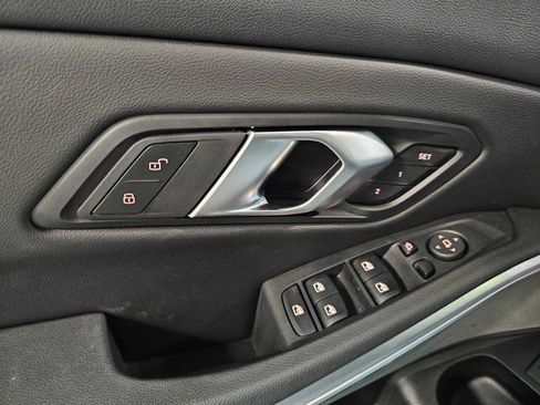 Used 2025 BMW 330i xDrive Sedan w/ M Sport Package image 30