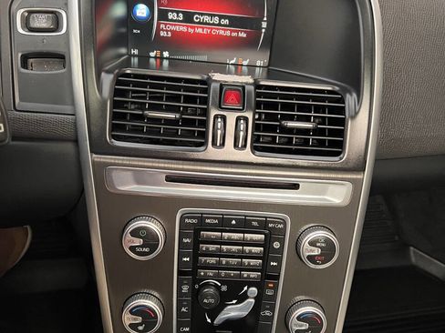 Used 2016 Volvo XC60 T6 Platinum w/ Protection Package image 17