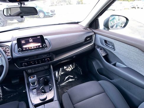 Used 2023 Nissan Rogue S image 24