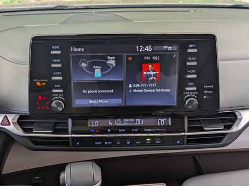 Used 2023 Toyota Sienna XLE FWD image 27