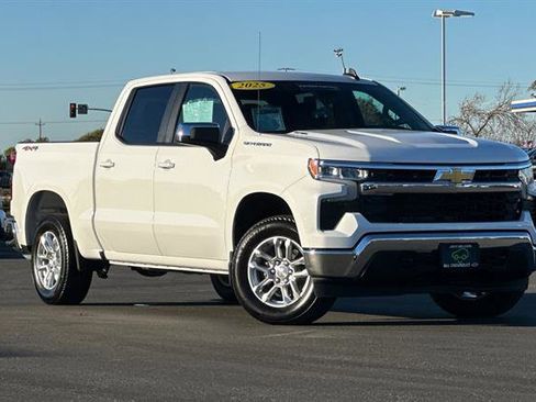 Used 2025 Chevrolet Silverado 1500 LT image 2
