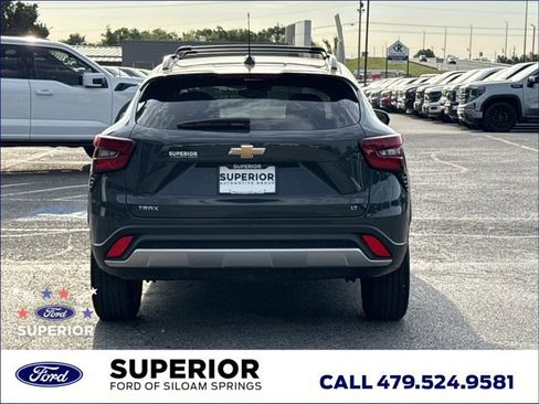 Used 2025 Chevrolet Trax LT w/ Driver Confidence Package FWD image 5