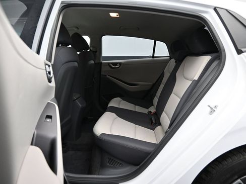 Used 2018 Hyundai Ioniq Blue FWD image 11