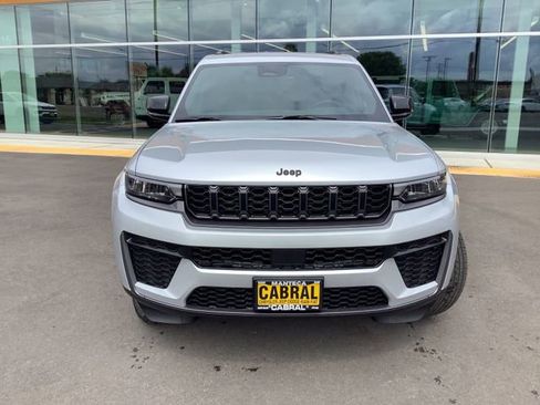 New 2026 Jeep Grand Cherokee L 4WD image 4