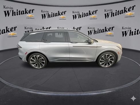 Used 2025 Lincoln Nautilus Black Label AWD/4WD image 10