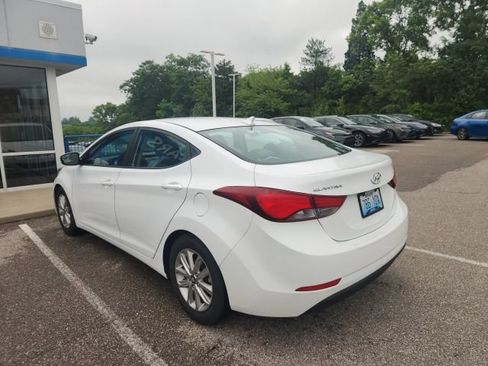 Used 2015 Hyundai Elantra SE w/ Option Group 02 FWD image 8