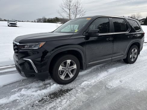 Used 2025 Honda Pilot EX-L image 5