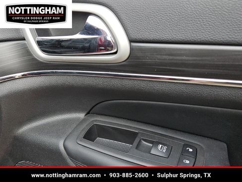 Used 2022 Jeep Grand Cherokee Limited image 34