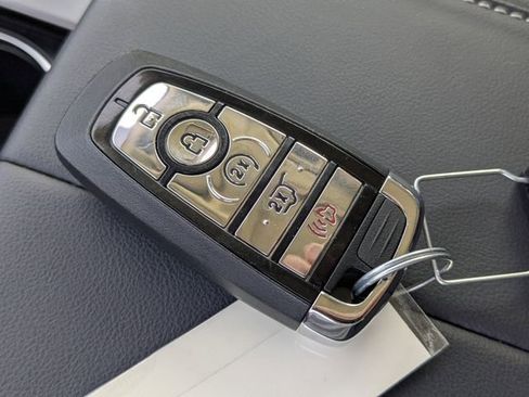 Used 2025 Lincoln Nautilus Premier w/ Equipment Group 102A image 30