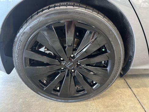 Used 2020 Nissan Altima 2.0 Platinum image 31