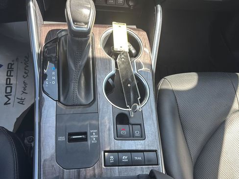 Used 2021 Toyota Highlander Limited AWD/4WD image 22