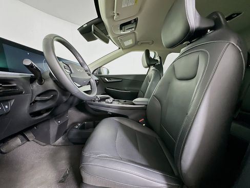 Used 2024 Kia EV6 Wind w/ Wind Technology Package AWD/4WD image 13