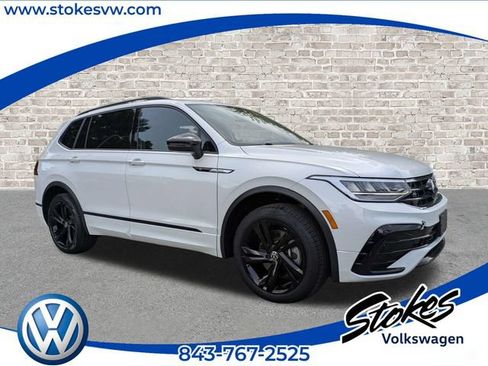 Certified 2023 Volkswagen Tiguan SE R-Line FWD image 1