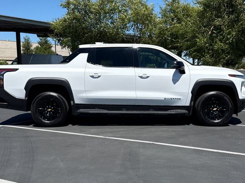 Used 2025 Chevrolet Silverado EV LT AWD/4WD image 10