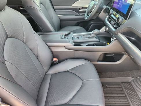 New 2026 Toyota Grand Highlander Limited image 10