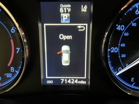 Used 2019 Toyota Corolla L image 33