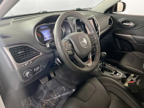 Used 2022 Jeep Cherokee Limited w/ Mopar Interior Package AWD/4WD image 9