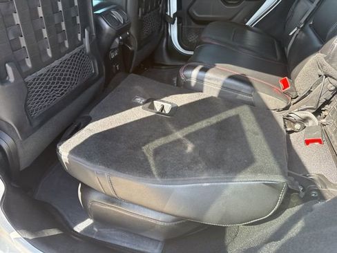Used 2020 Jeep Wrangler Unlimited Rubicon AWD/4WD image 38