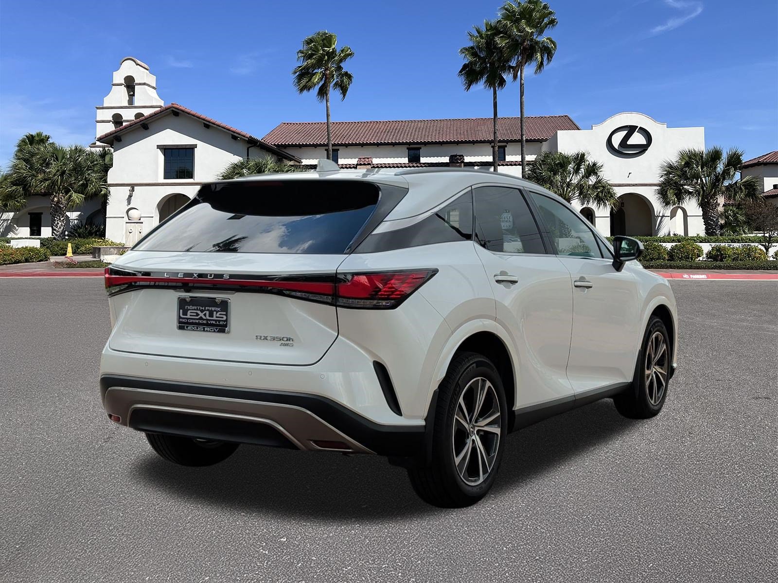 Used 2024 Lexus RX 350h w/ Accessory Package (K3) AWD/4WD image 2