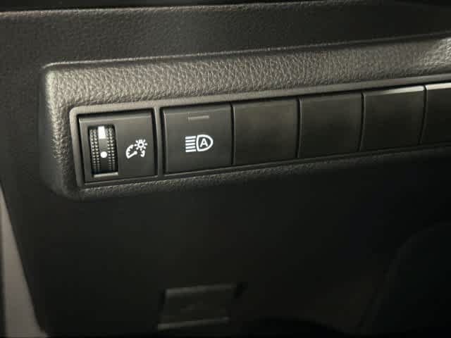 Used 2025 Toyota Corolla LE FWD image 19